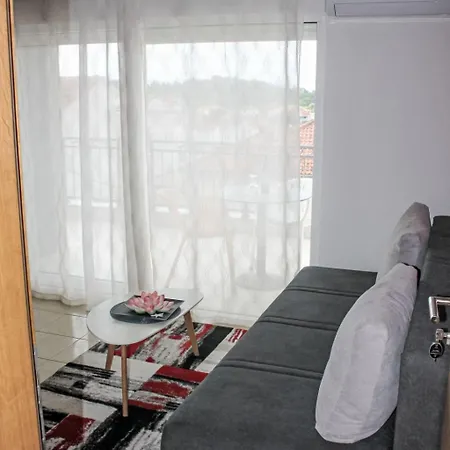 Silvia-3 By Interhome Apartman